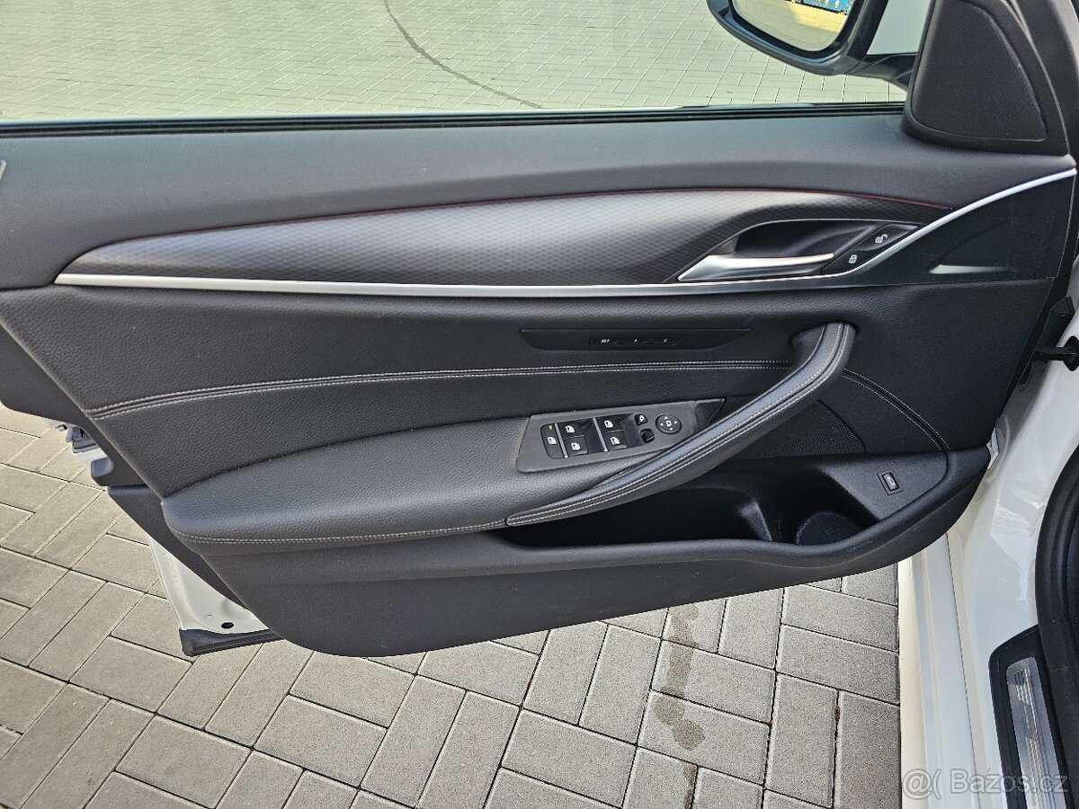 BMW Řada 5, 530d xDrive - 9