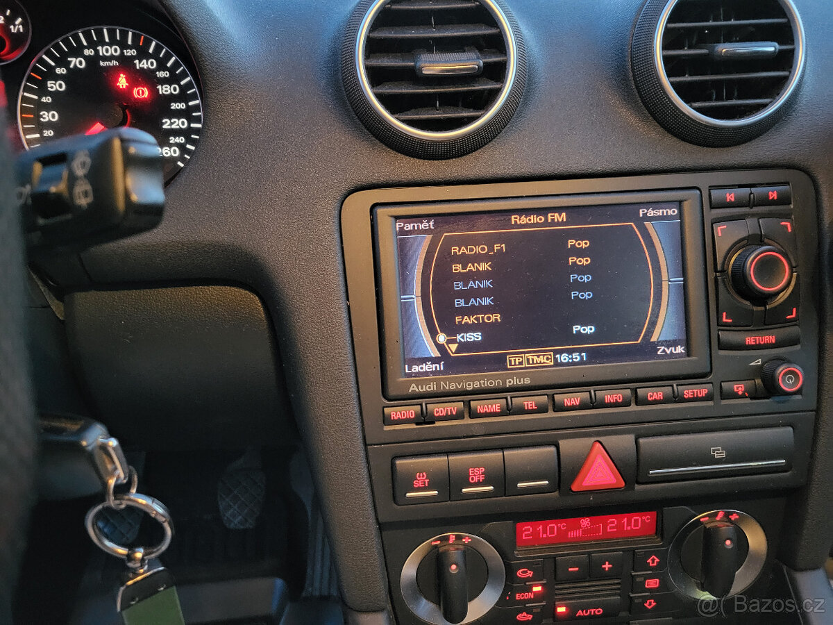 Audi A3 S-line Quattro 2.0 TDI - 9