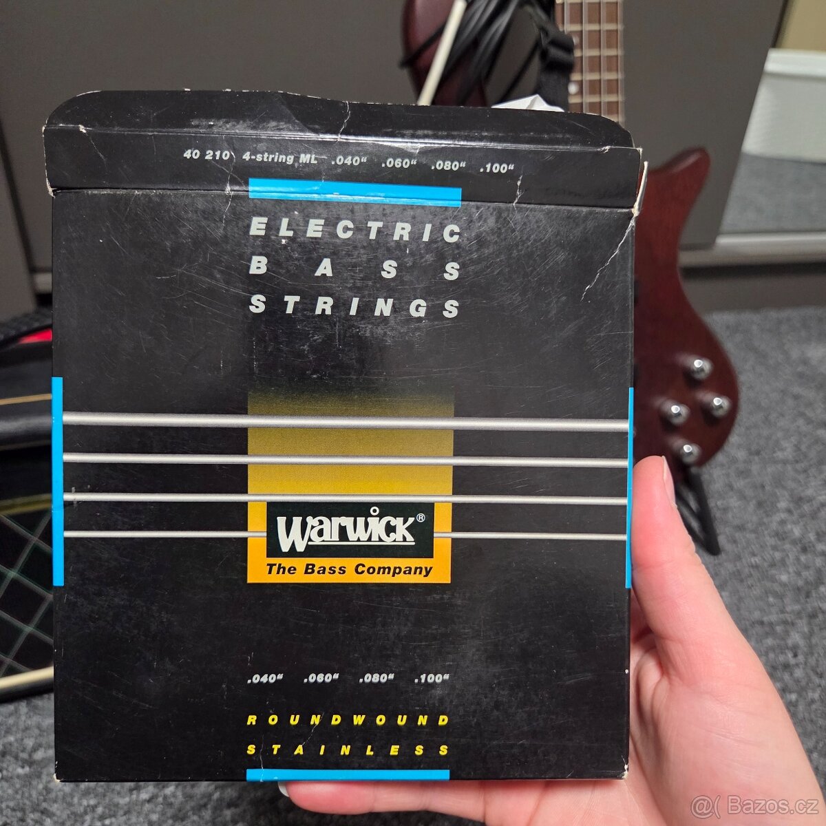 Bass kytara Washburn - 9