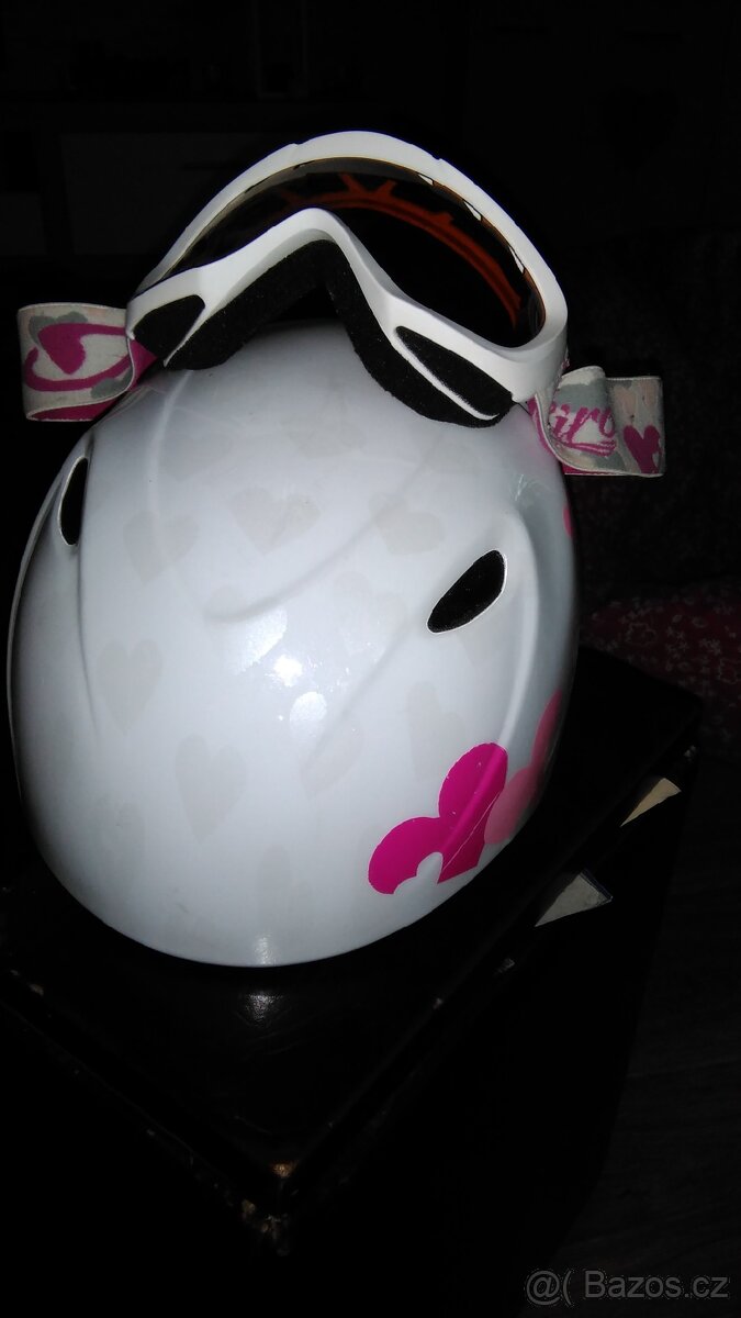 Snowboardové kalhoty Meatfly, přilba Giro a hůlky - 9