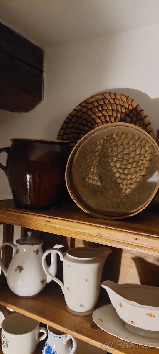 dekorace na chalupu- ošatky,keramika,košíky,atd - 9