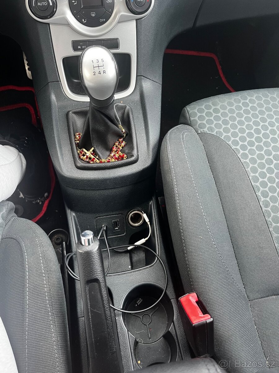 Ford fiesta - 9