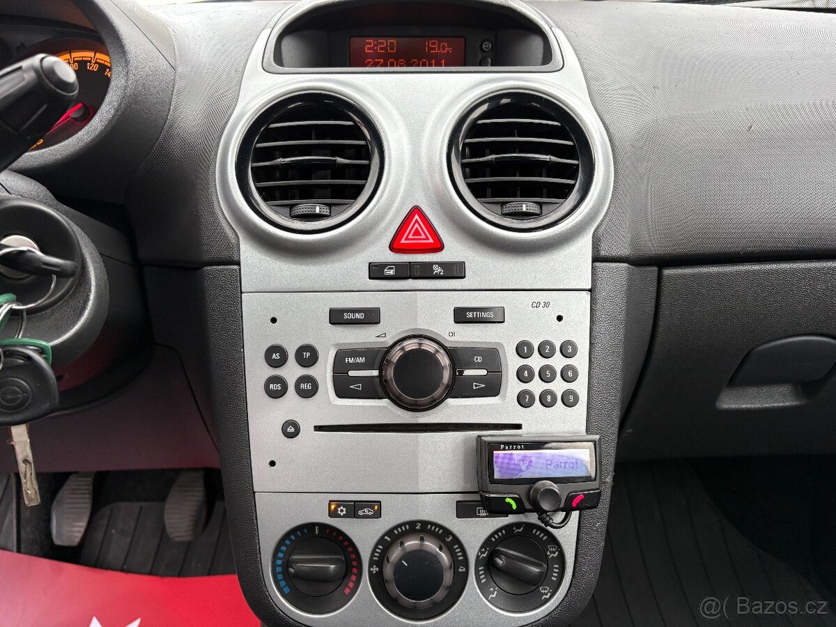 Opel Corsa 1,3 CDTi Serviska, Tažné, Klima - 9