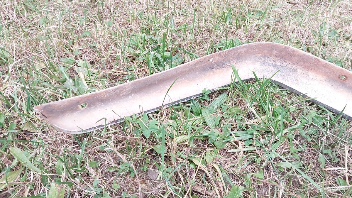 Nissan Patrol Španěl – LEM BLATNÍKU LZ 3DV - 9