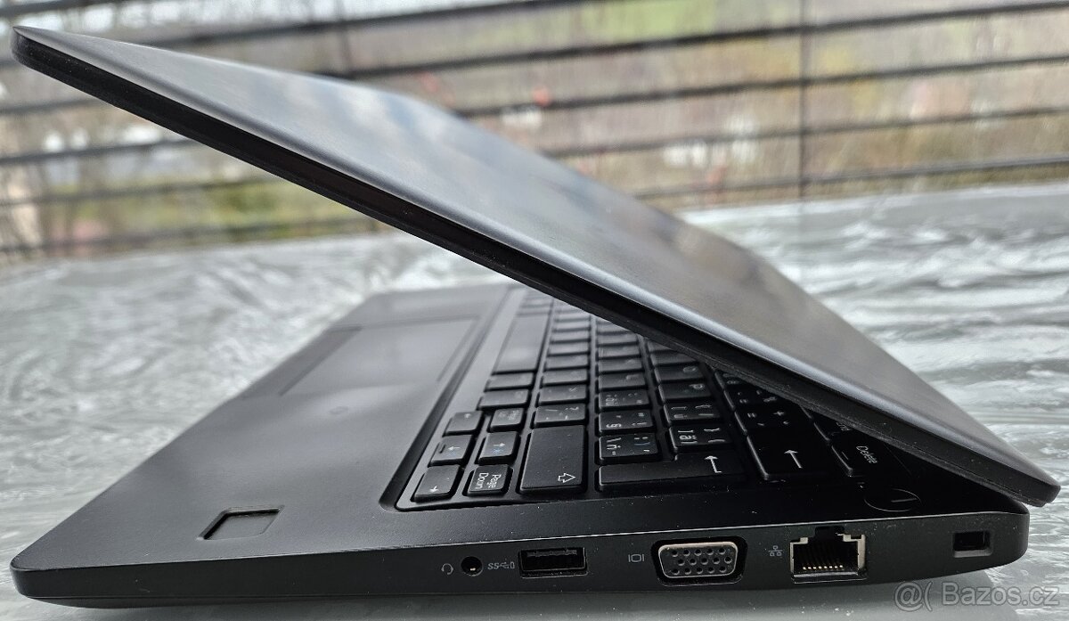 Notebook Dell Latitude 5290 / i5-8350U / 16GB RAM / 256GB - 9