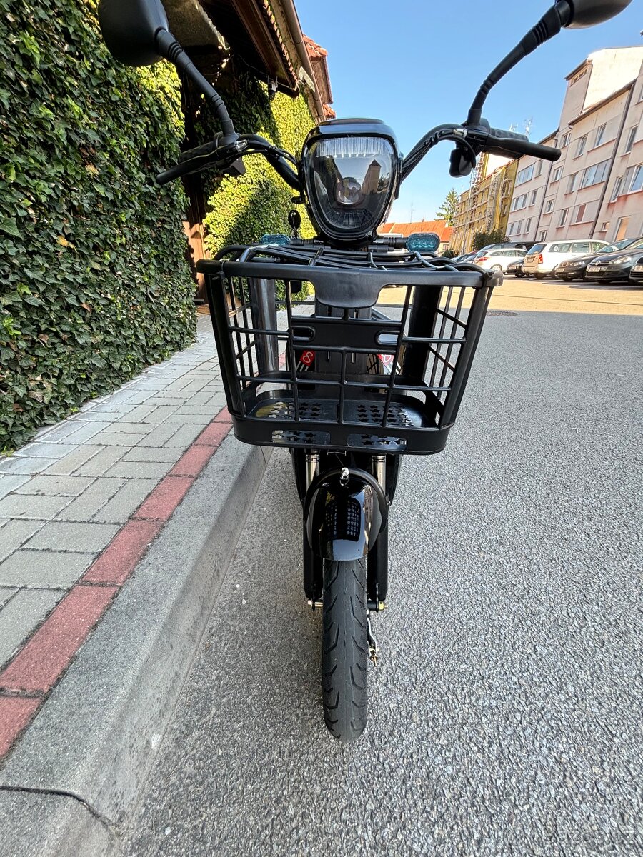 Elektro skútr / elektrokoloběžka 350W – bez SPZ a řidičáku - 9