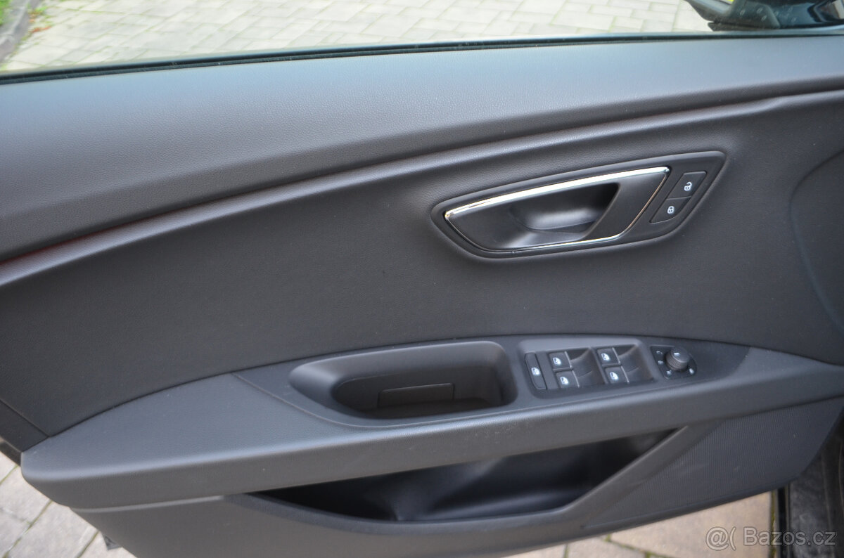 PRODÁM SEAT LEON 1.4TSI FR COMBI 2016 PANORAMA XEN,NAV - 9