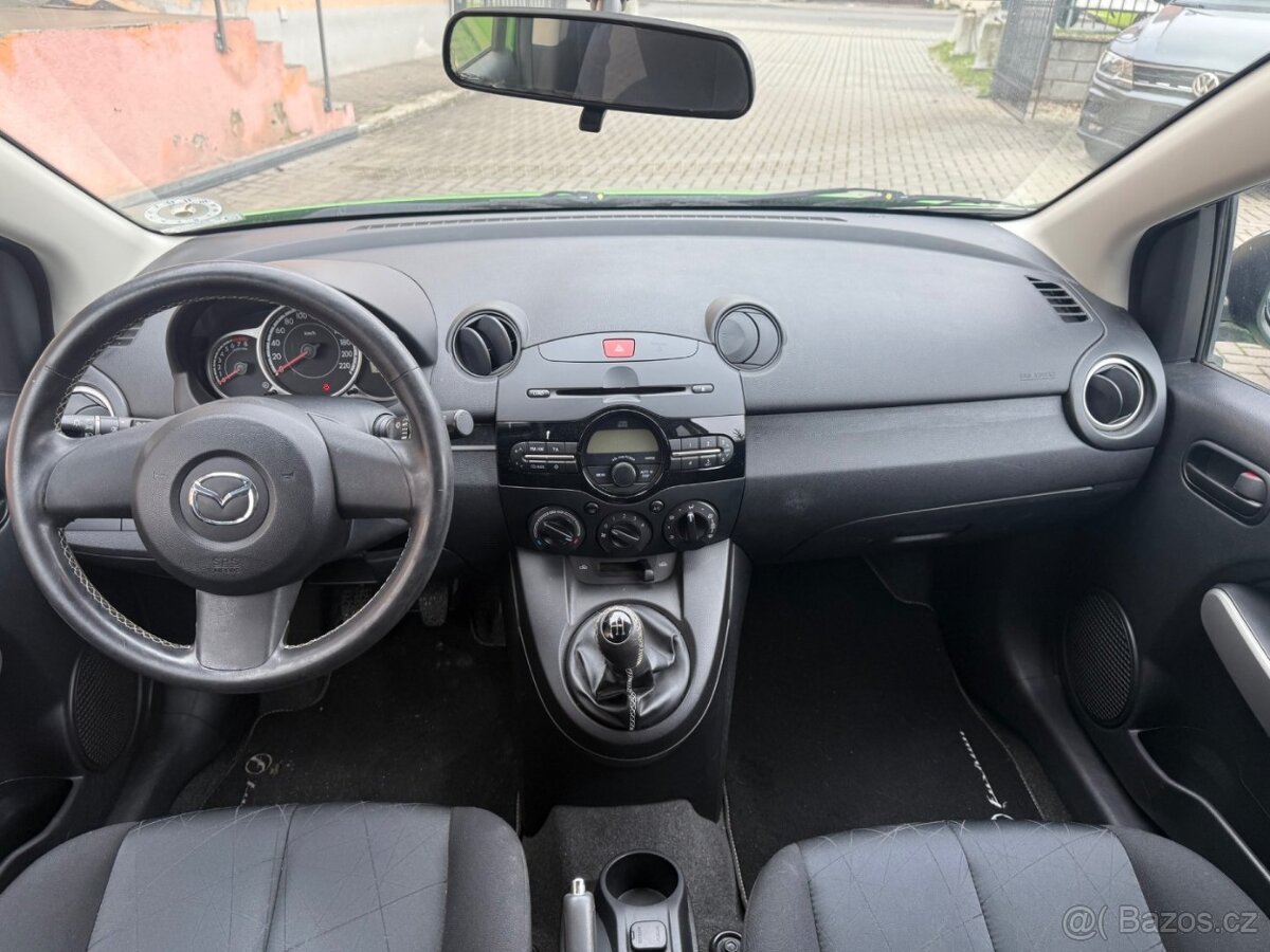 Mazda 2 1.3 - 9