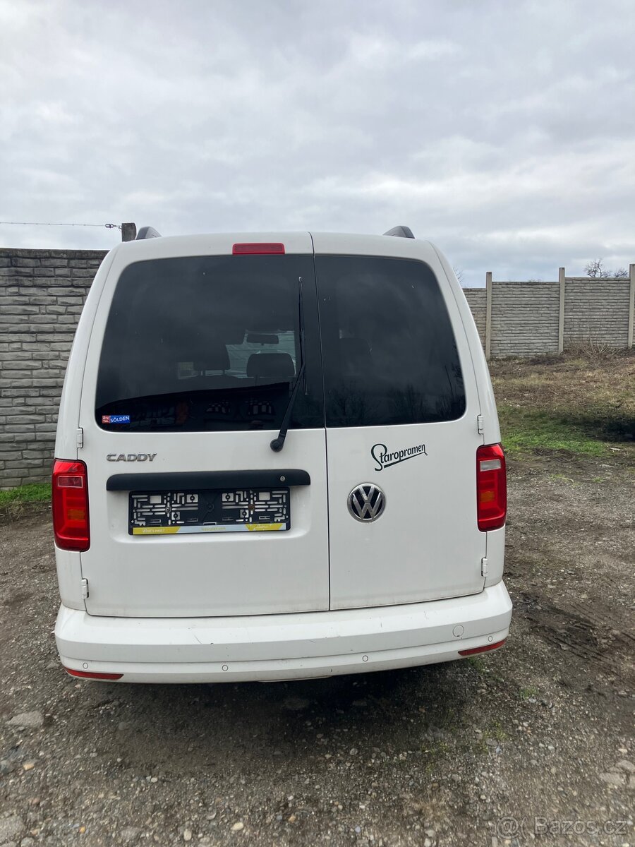 Volkswagen Caddy maxi 7 míst - 9