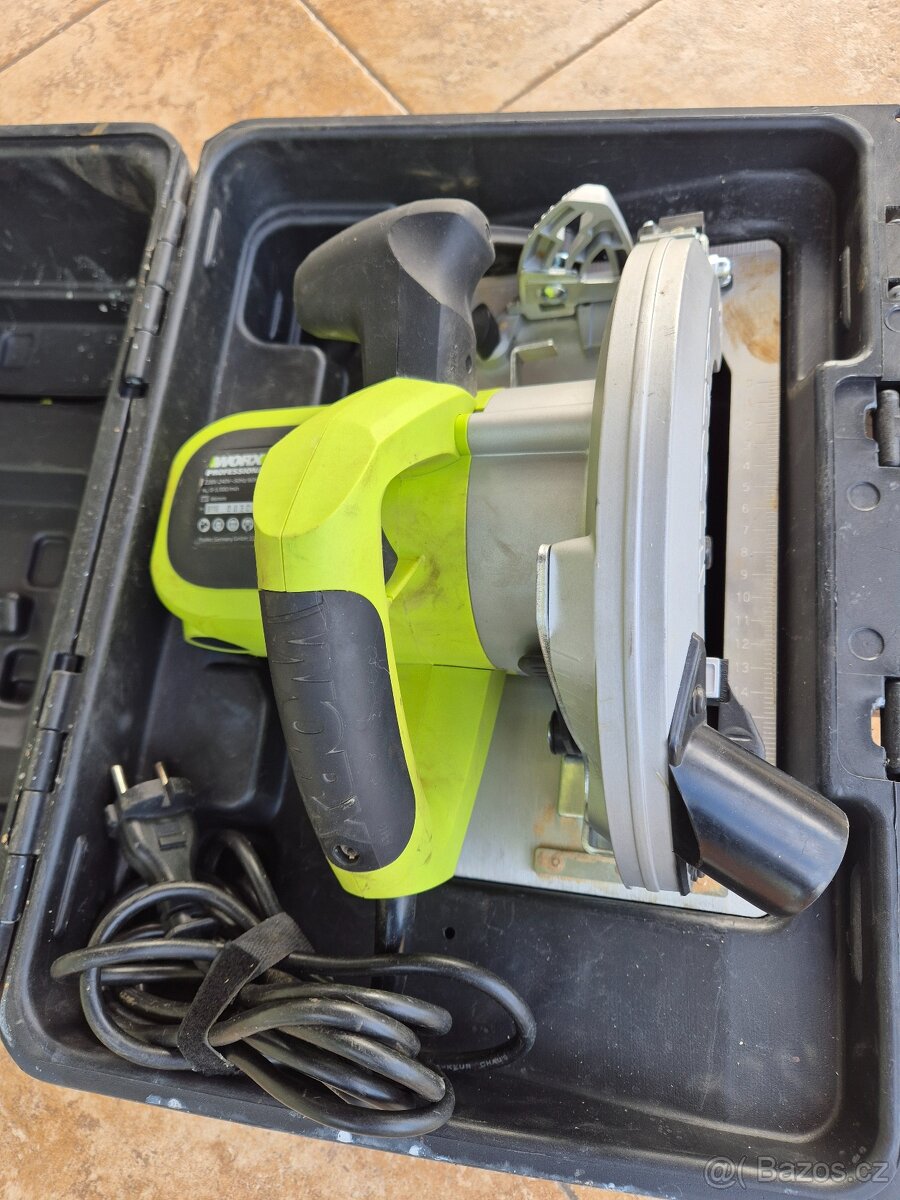 Okružni pila, mafl Worx WU433 - 9