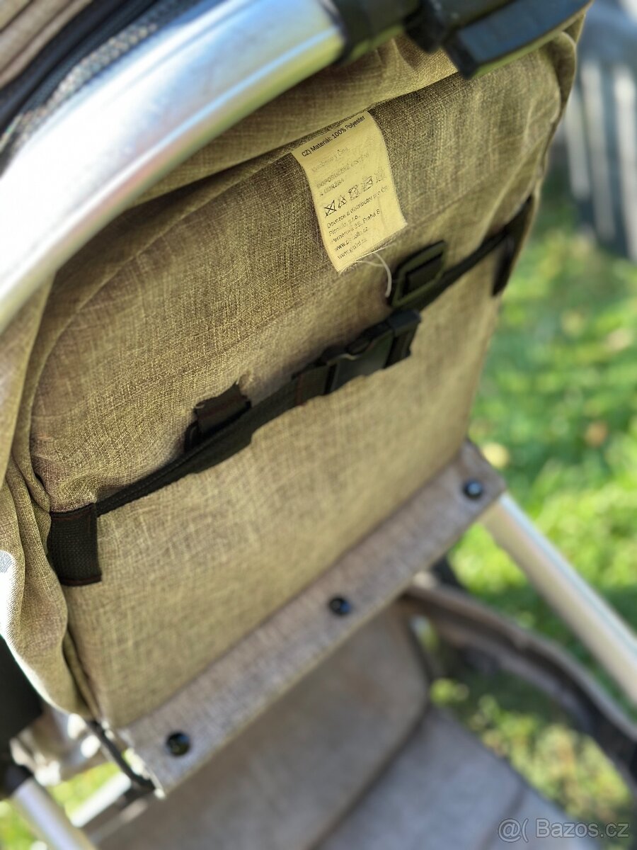 Šedý kočárek - 9