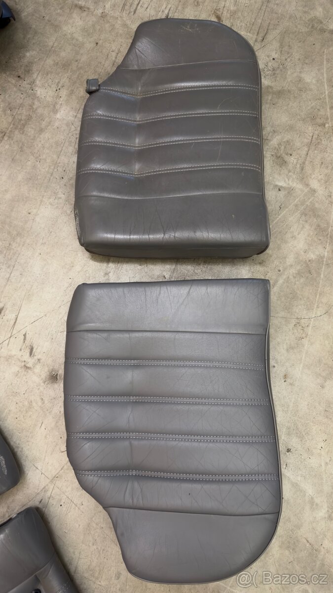 BMW e30 Touring interiér - 9