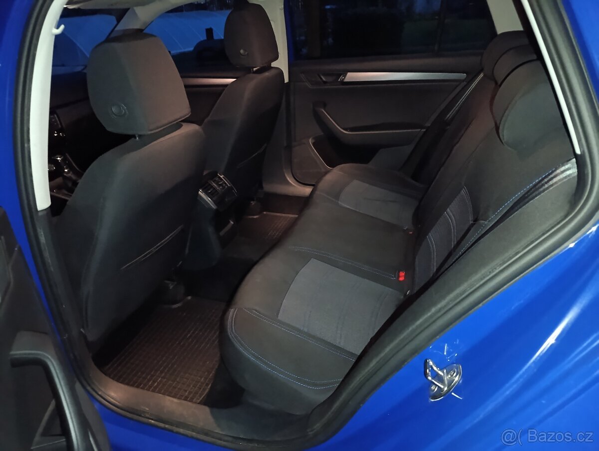 Prodám vozidlo Škoda Superb combi - 9