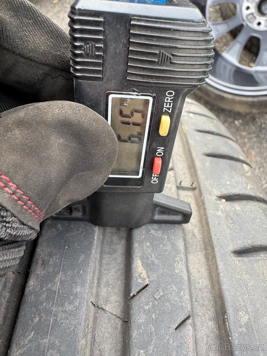 Alu kola Škoda Karoq Crater 225/45/19 letní 7 mm - 9