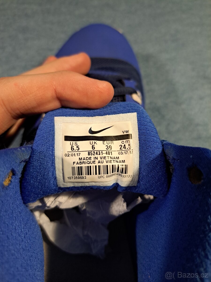 Sportovní boty Nike Air Versitile - 9