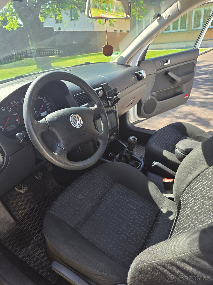 VW GOLF VARIANT - 9