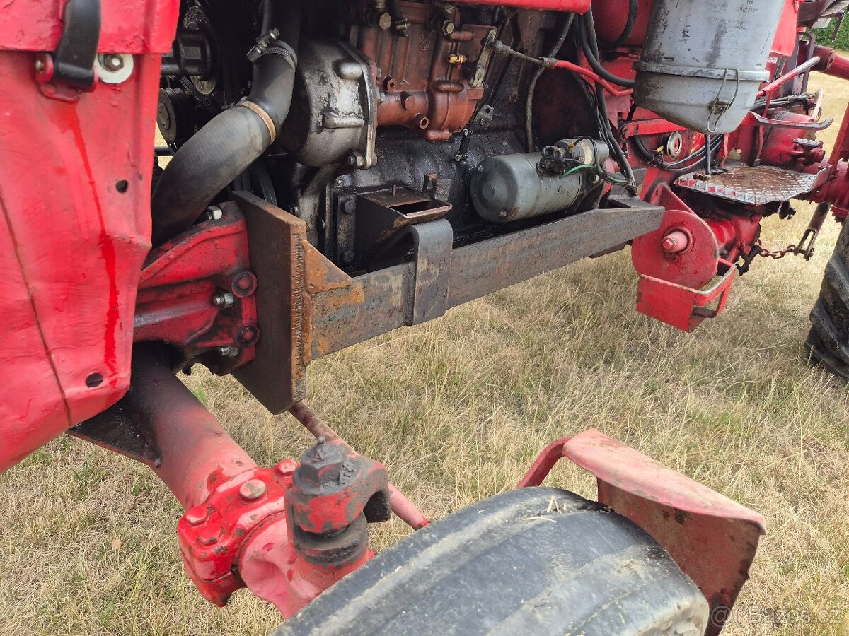 Traktor MCCormic D-436 s motorem Avia - 9
