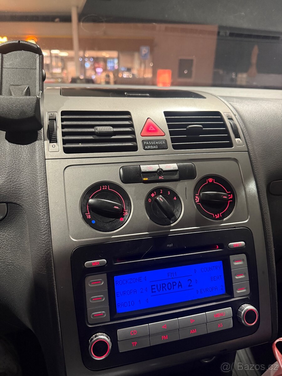 Vw Touran 2.0 tdi 77 Kw Nová stk - 9