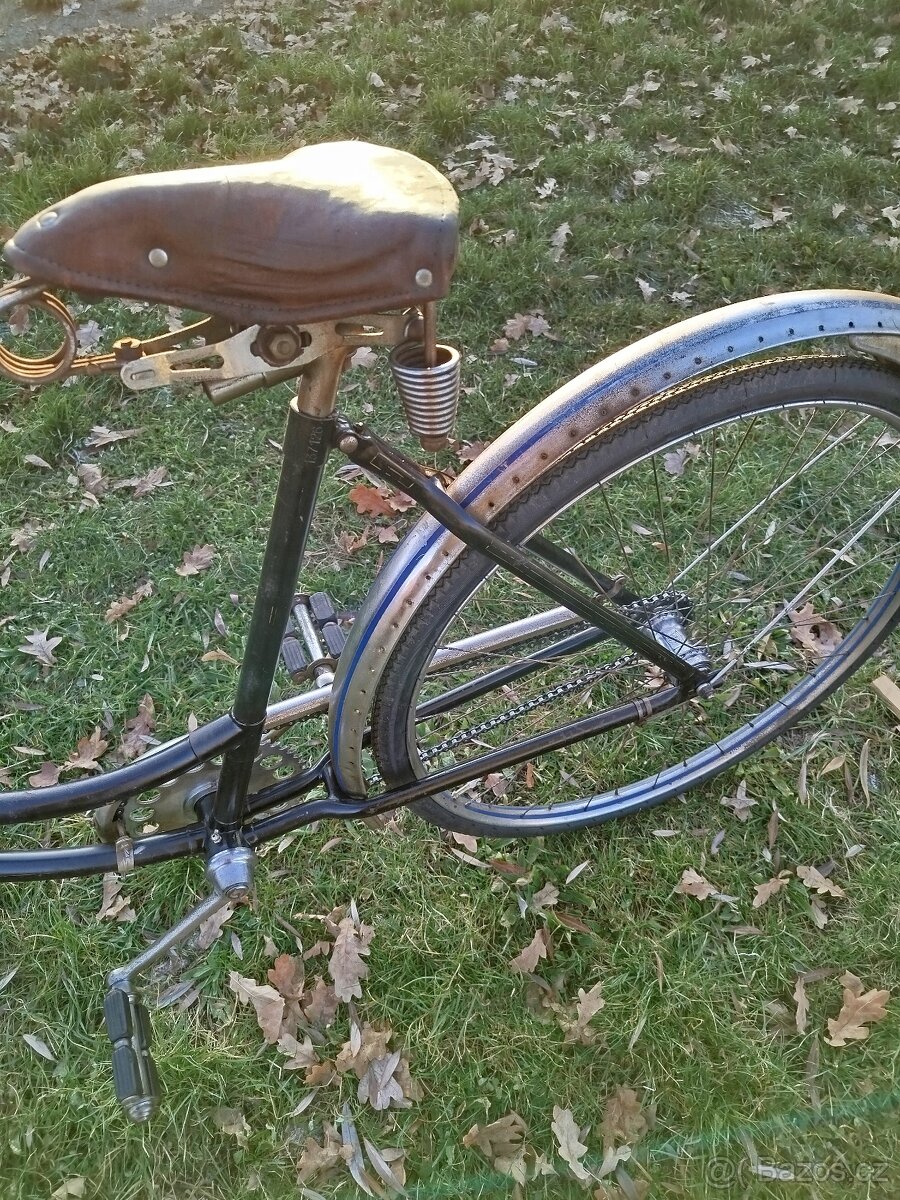 Historické, staré předválečné dámské kolo - 9