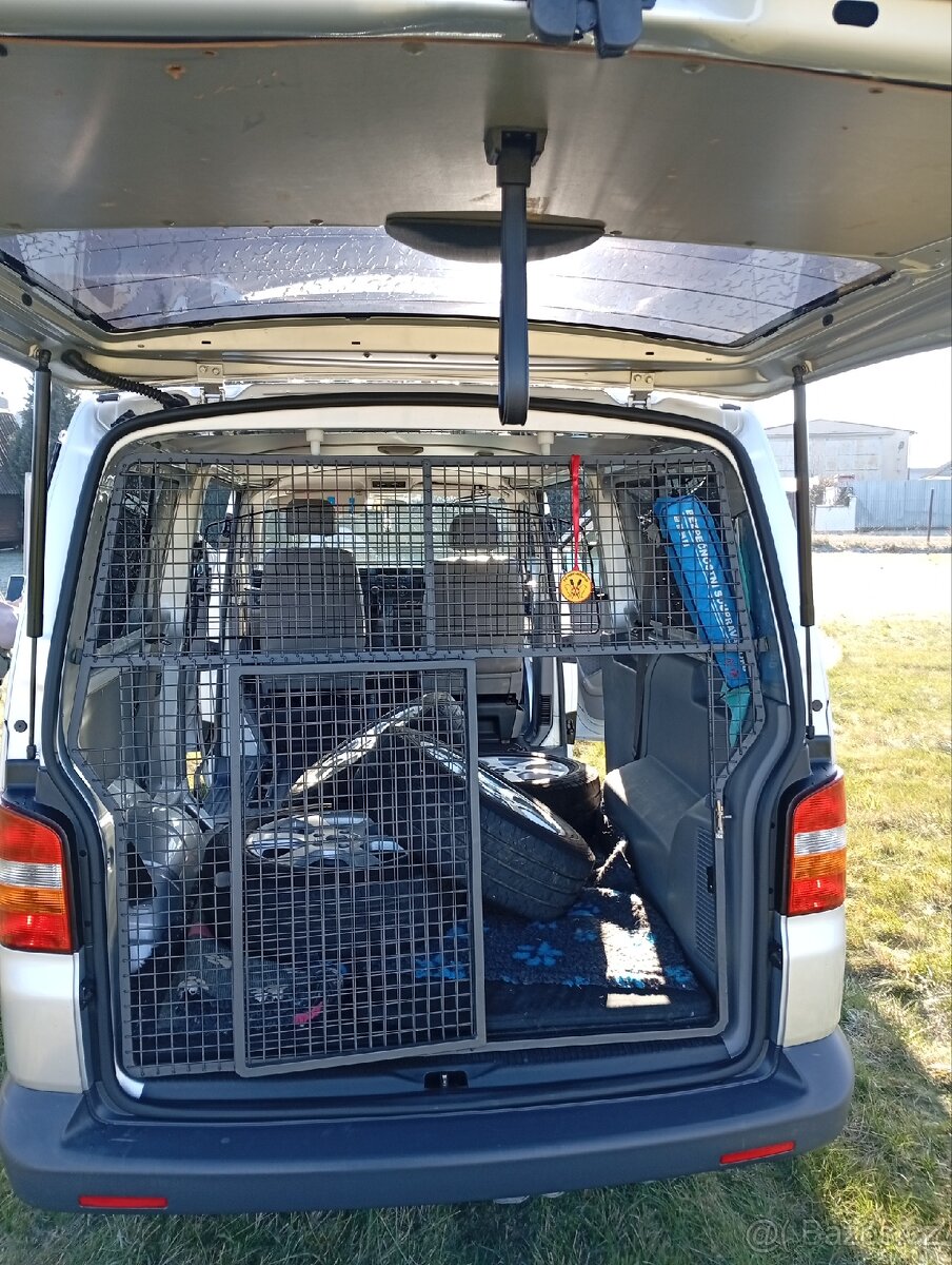 VW transportér T5 Long 2,5 TDI 7 míst. - 9