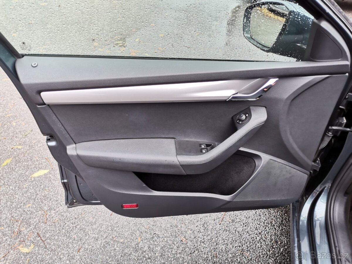 Škoda Octavia 1.4TSi 110kw Active Tažné PDC - 9