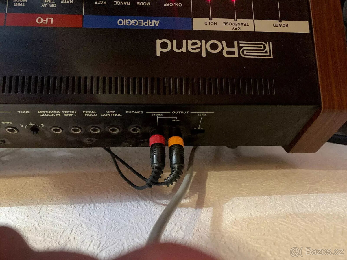 Roland Juno 60 Analogový polyfonní syntezátor s MIDI - 9