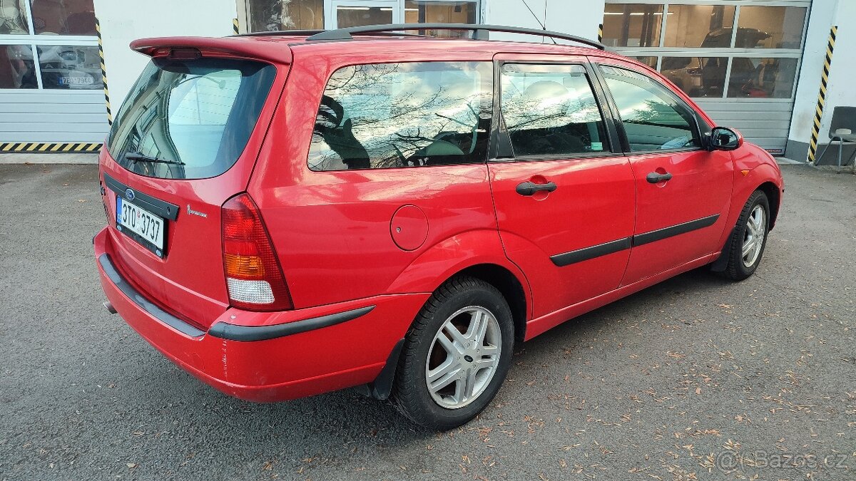Ford Focus 1.6 kombi - 9