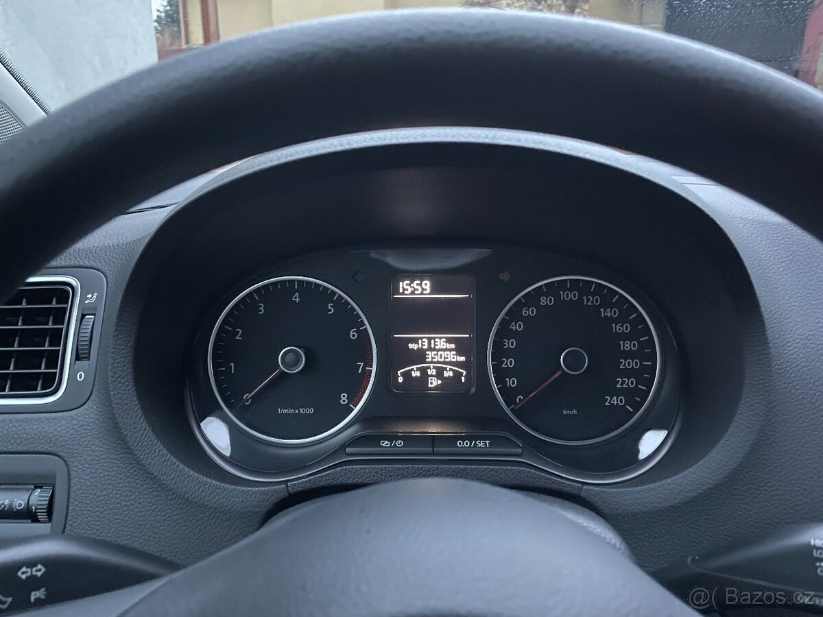 VW Polo 1.2 TSI, najeto 35 000 KM, ČR - 9