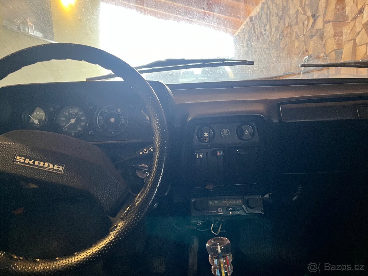 Prodám automobil škoda 105L - 9