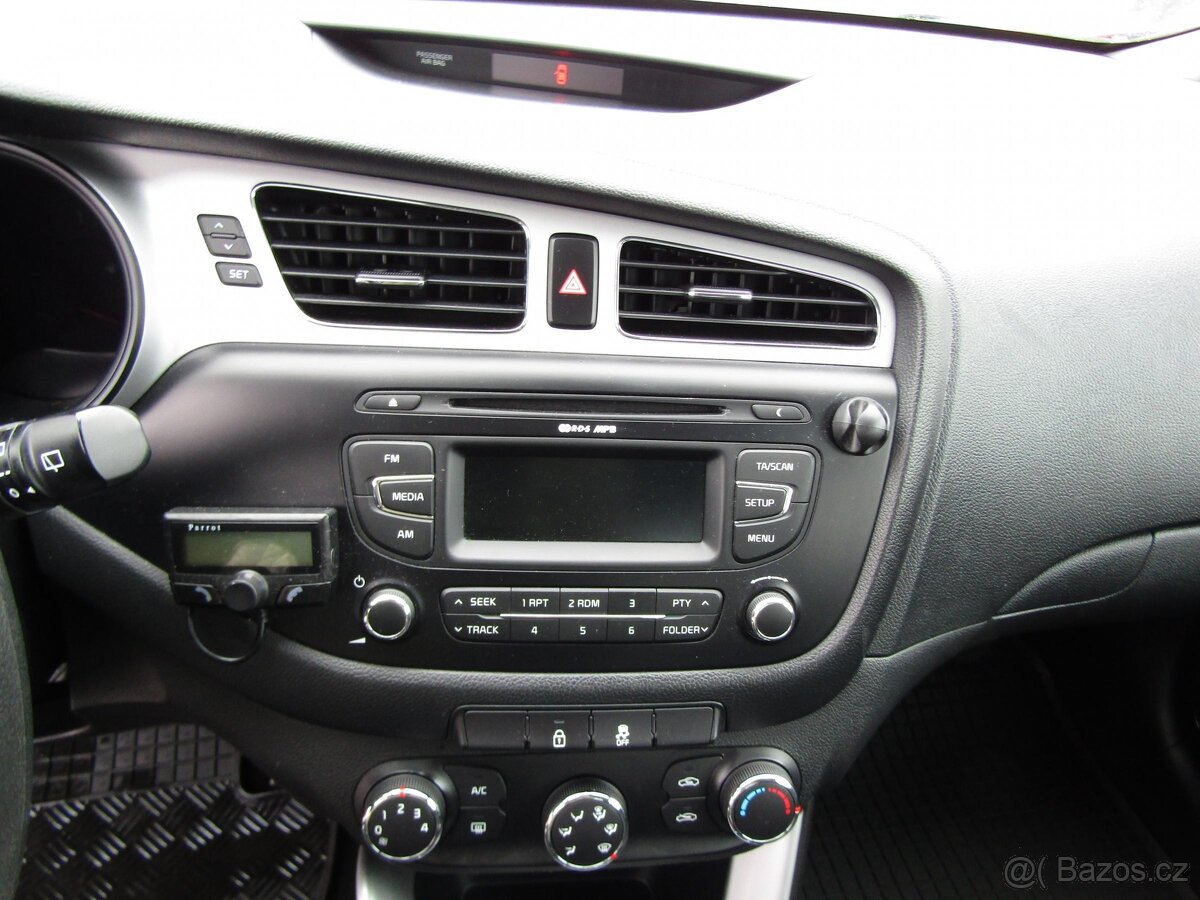 Kia Ceed 1.4 CRDi , 66 kW nafta, 2013 - 9
