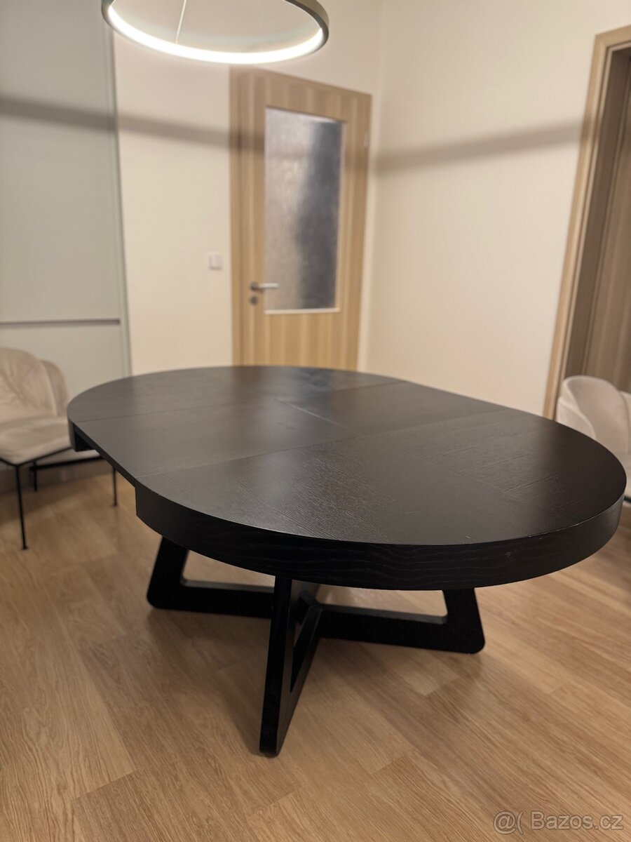 Rozkládací jídelní stůl – černý, moderní design Windsor & Co - 9
