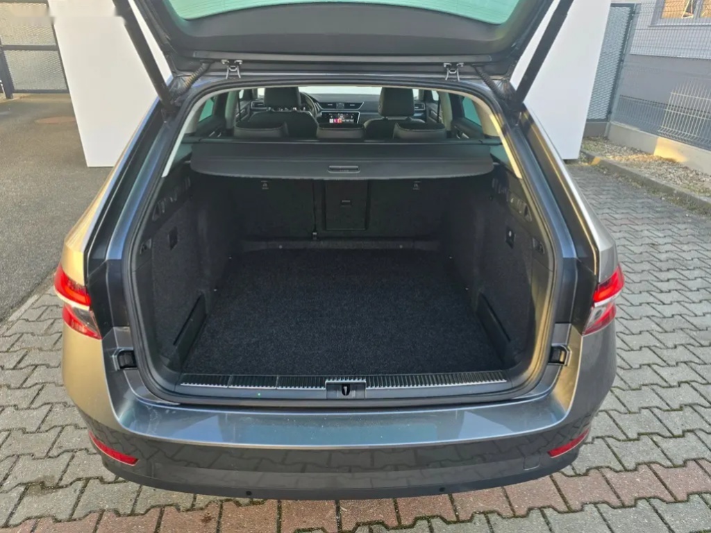 Škoda Superb, COMBI STYLE 2.0TDI / 110kW - 9