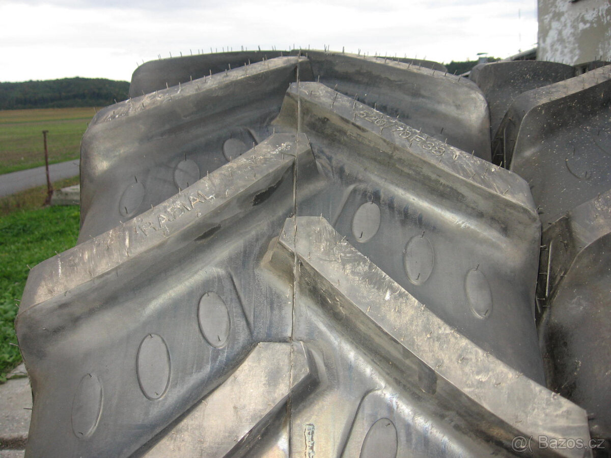 Pneu BKT 520 / 70 R38 - 9