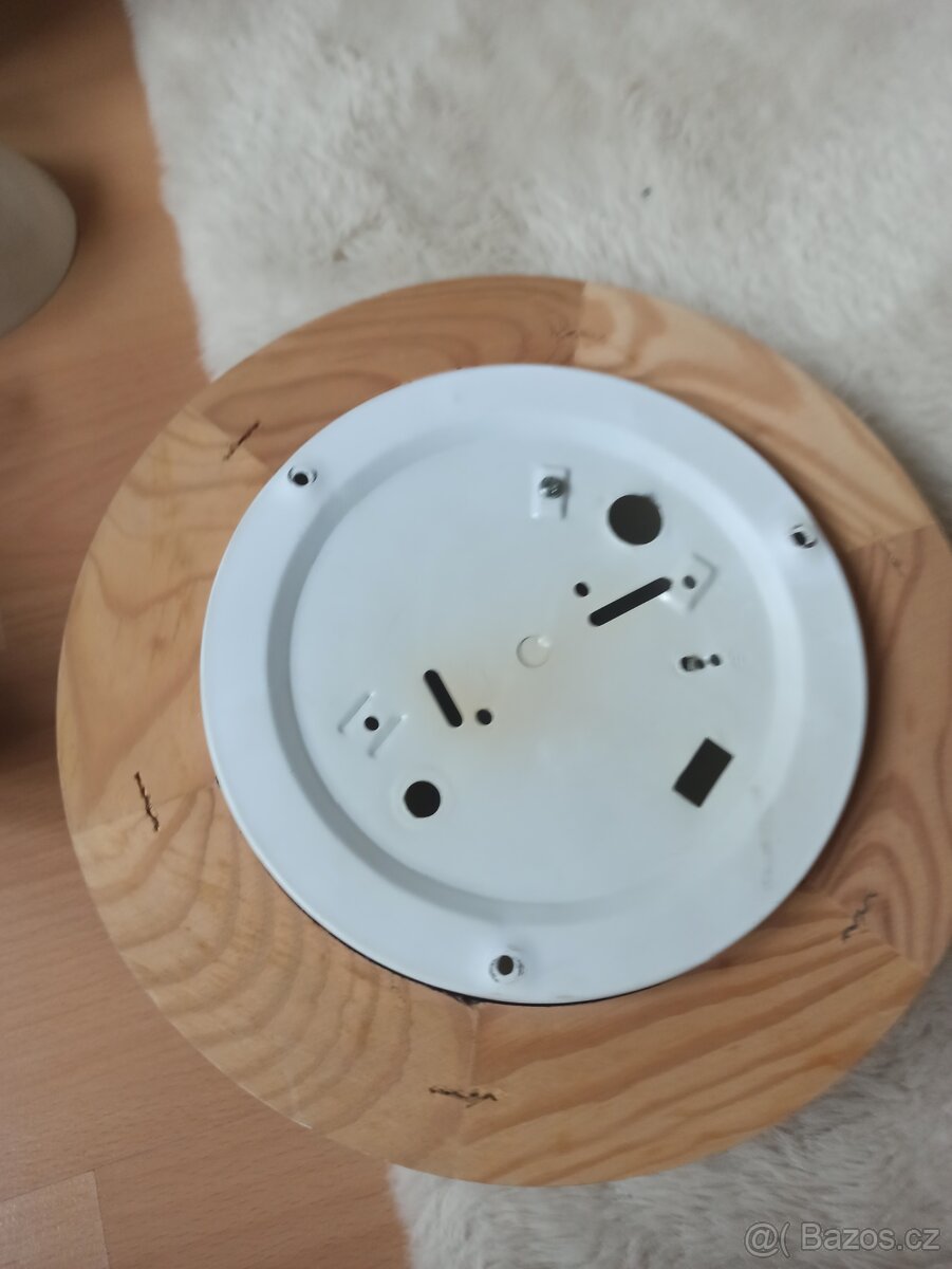 3x svítidlo + 4x žárovka - 9