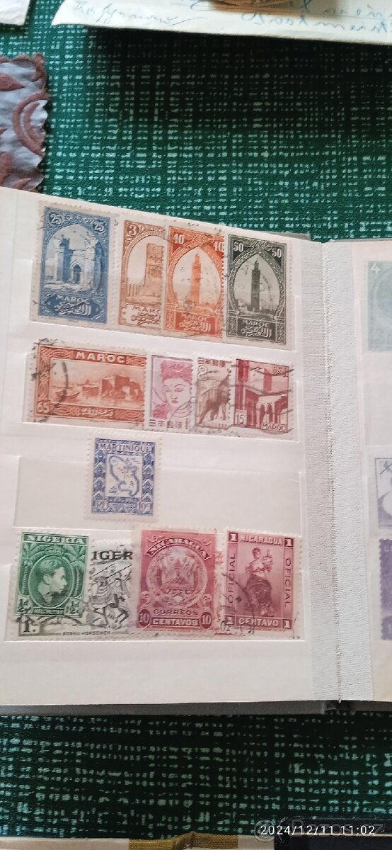 Poštovní známky a katalogy - 9