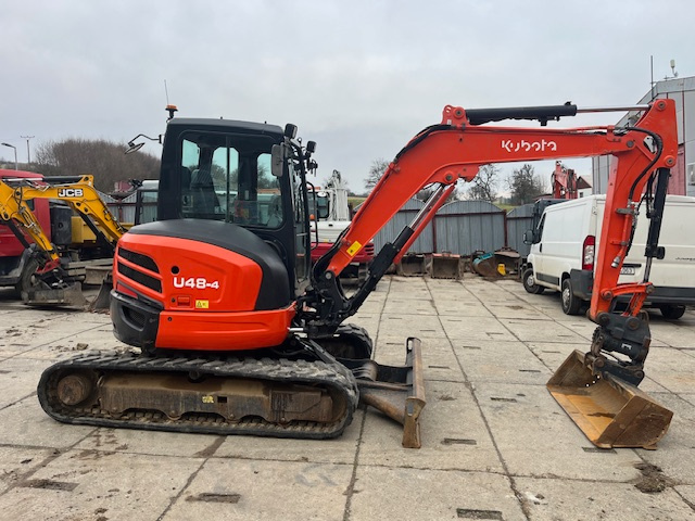 KUBOTA U48-4 POWERTILT - 9