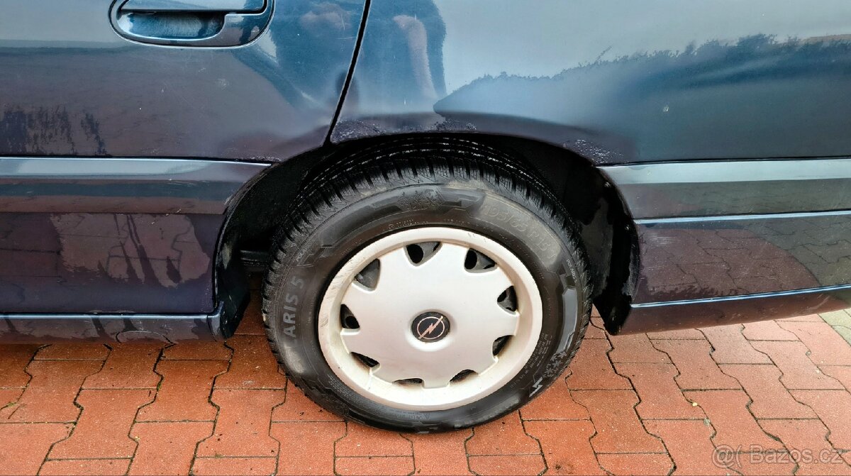 Opel omega - B caravan 2.2 benzín - 9