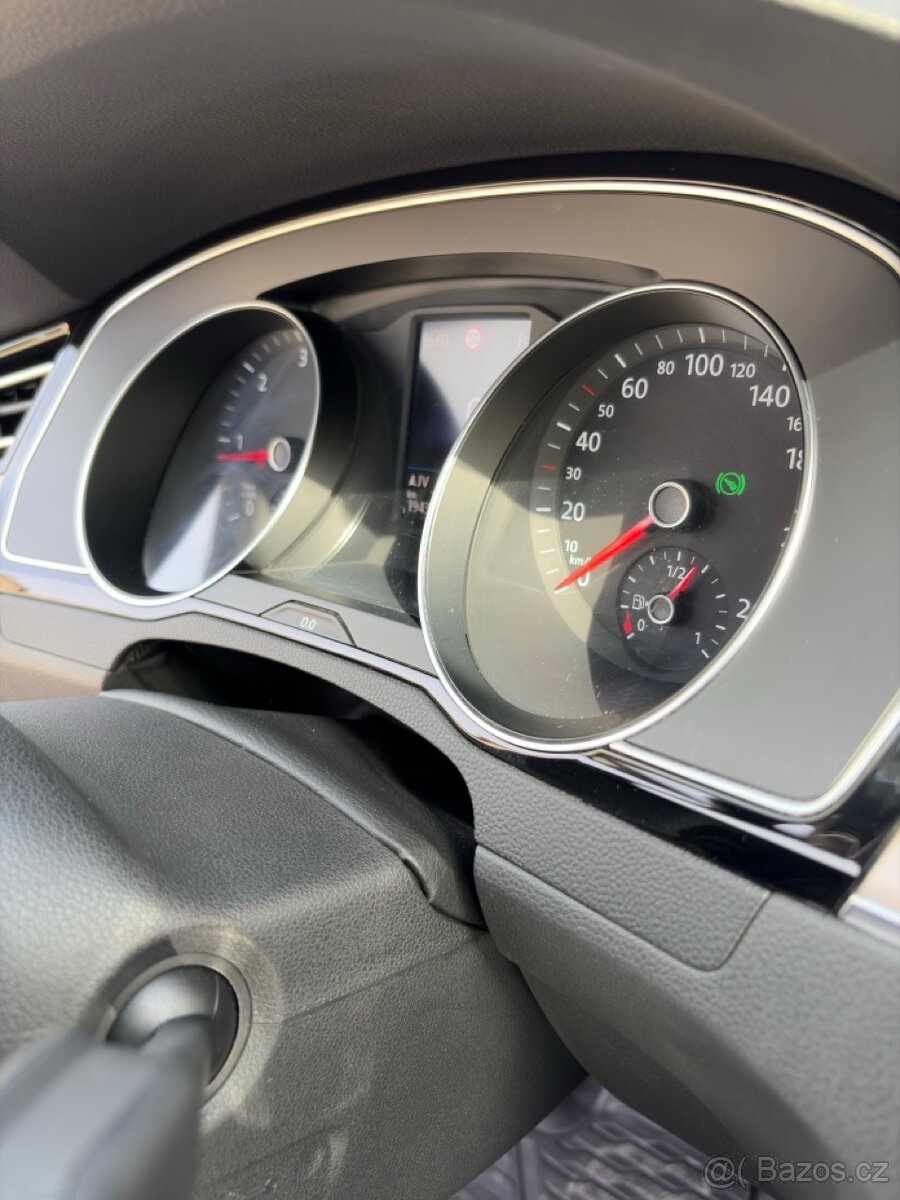 Volkswagen Passat Alltrack 2019 / Webasto - 9