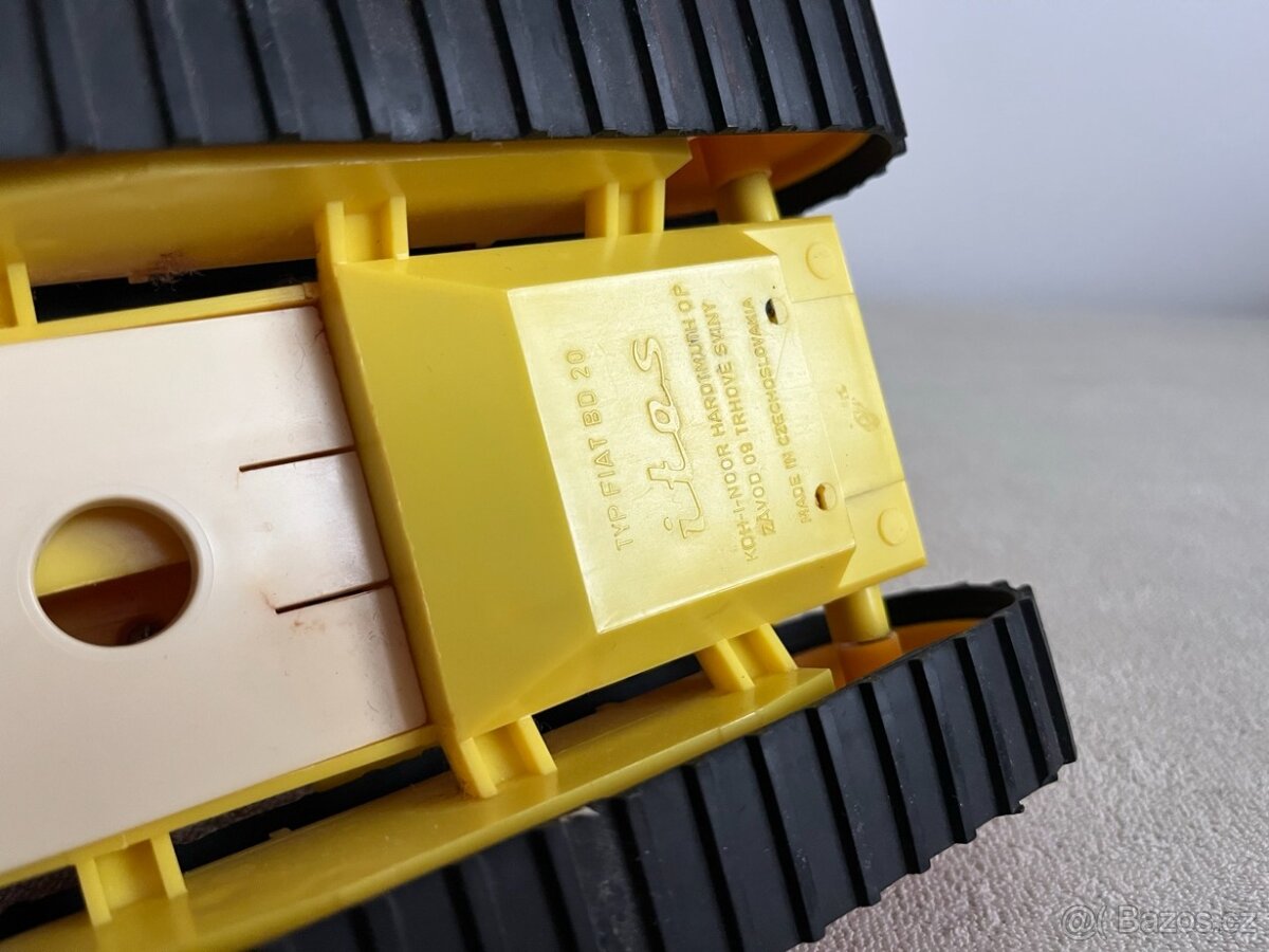 Retro hračky / Pásový buldozer FIAT BD 20 - ITAS (r.1981) - 9