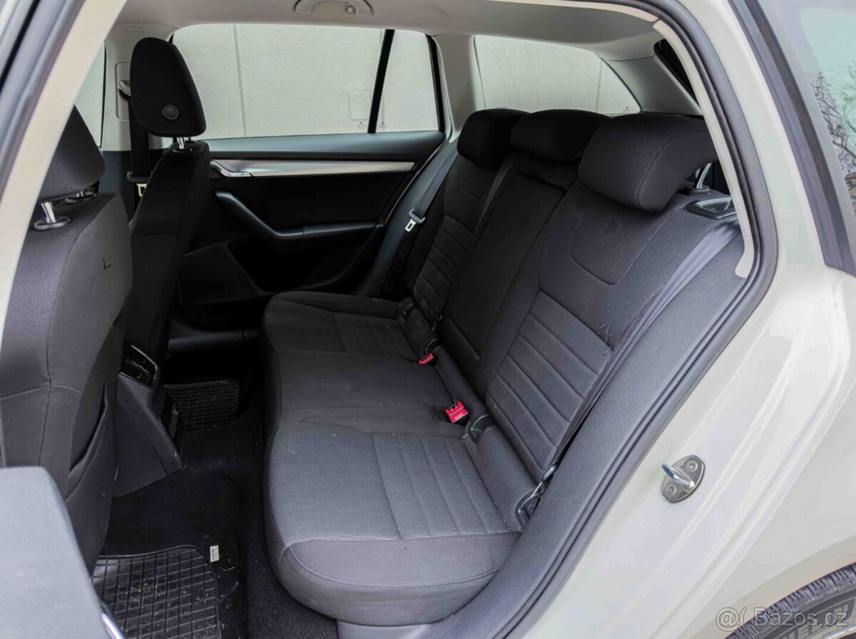Škoda Octavia Combi 2.0 TDI Ambition - 9