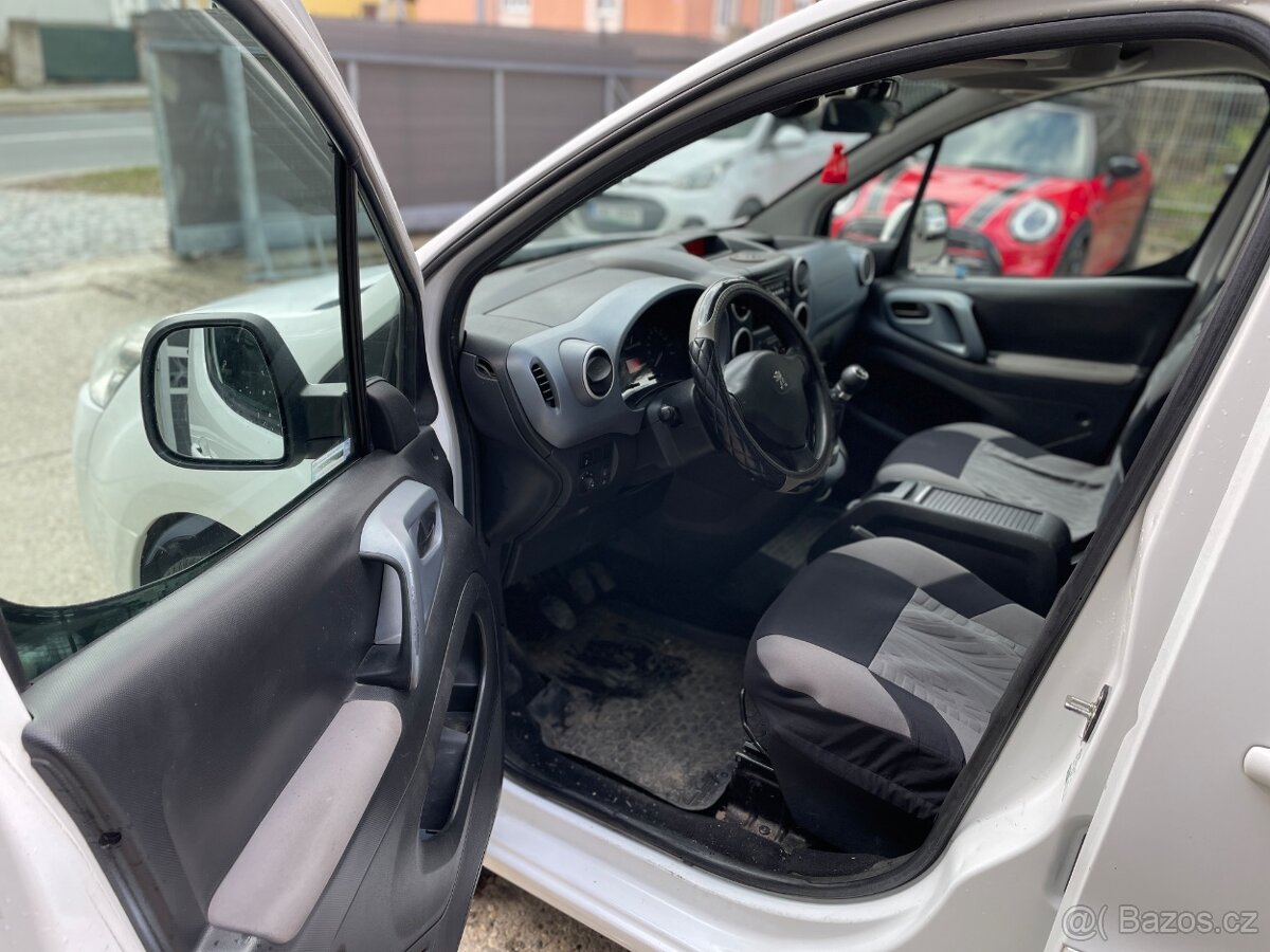 PEUGEOT PARTNER TEPEE 1.6HDi-TAŽNÉ- - 9