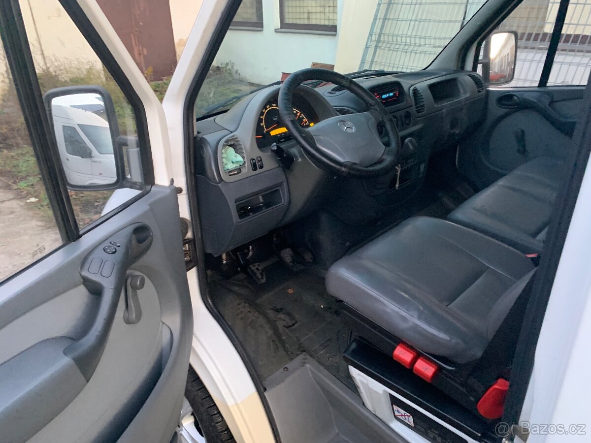 Mercedes Benz Sprinter - 9