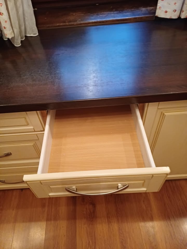 Kuchyňská linka včetně spotřebičů - 9