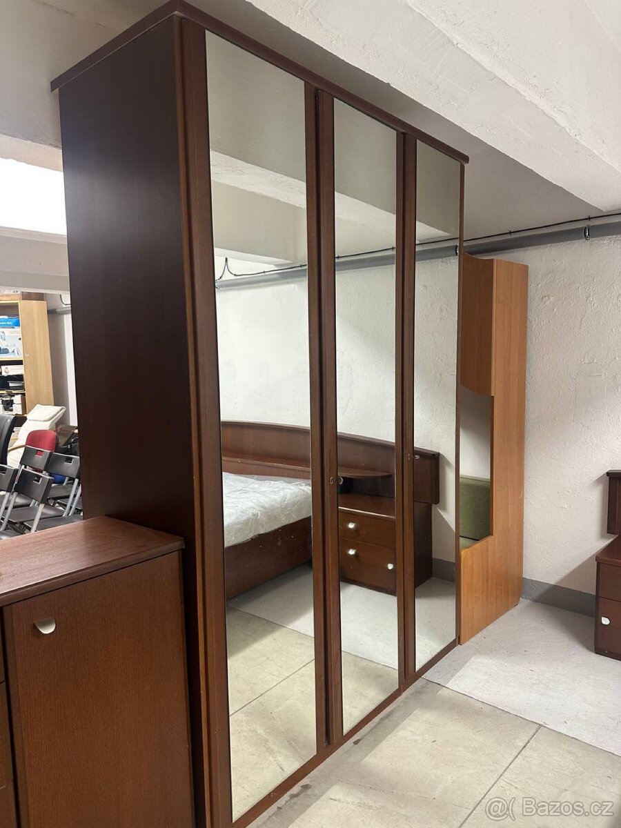 Ložnicová sestava – masivní vzhled, tmavý dekor - 9