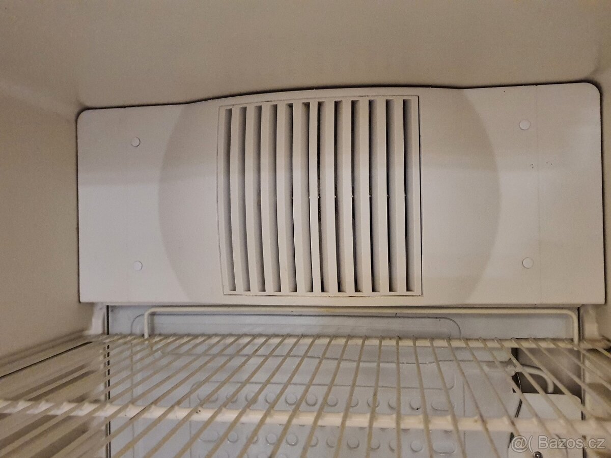 LIEBHERR GASTRO velká prosklená lednice-restaurace - 9