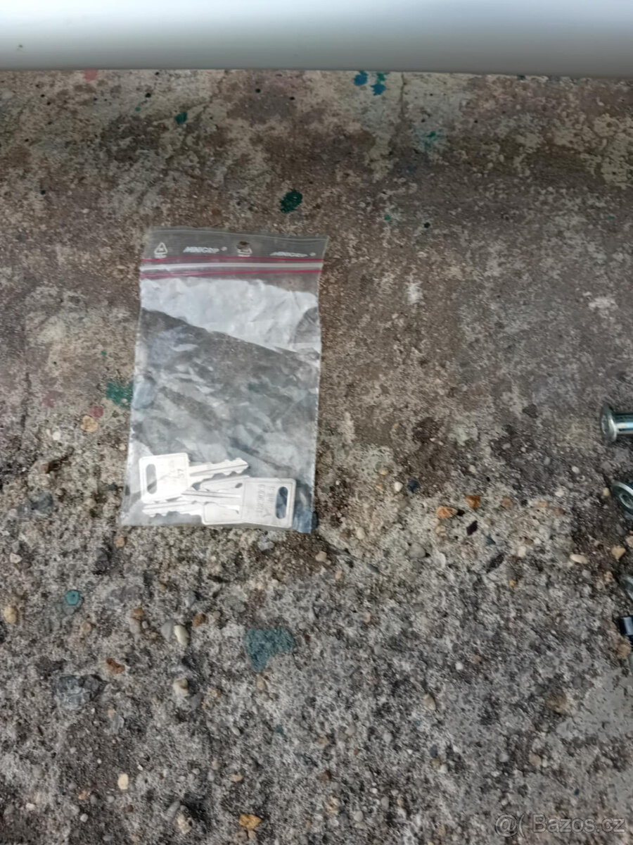 Strešne nosiče na Honda 3d type R - 9