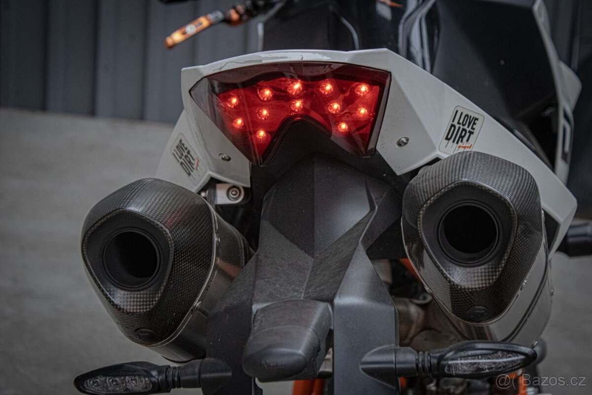 KTM 990 Super Duke R - 9