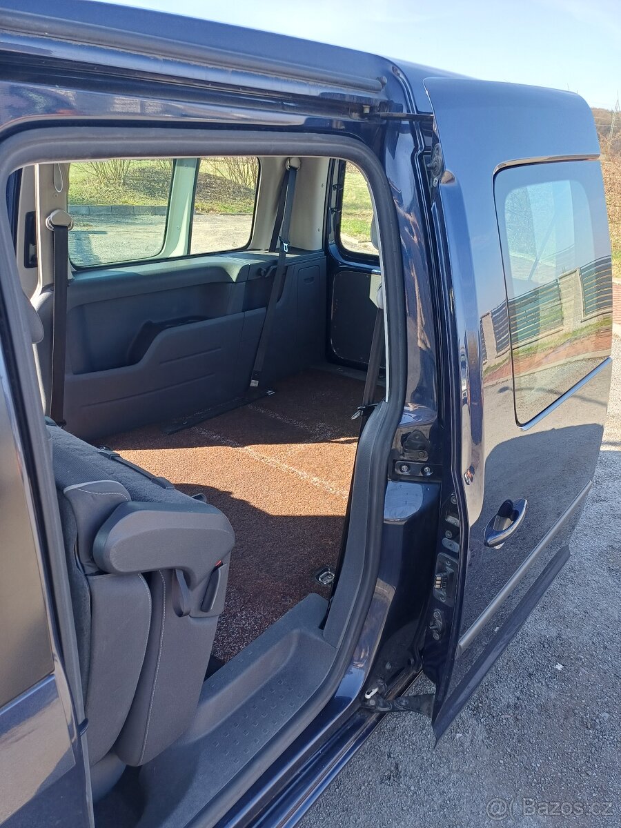 VW Caddy Maxi 1,6TDI - 9