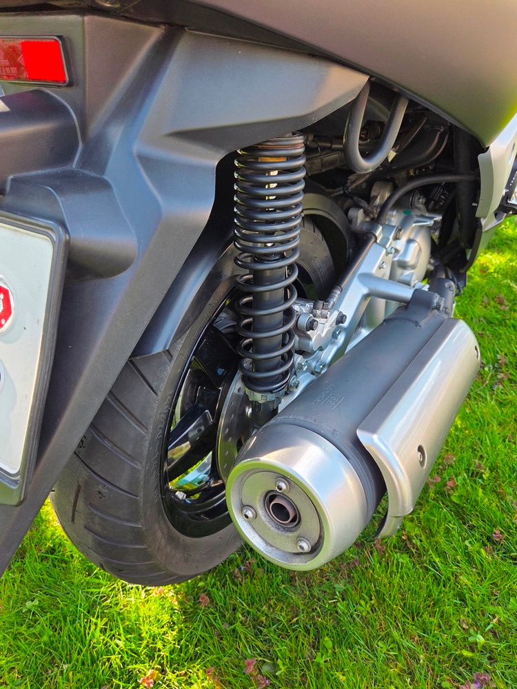 Yamaha x-max 250 Sport - 9