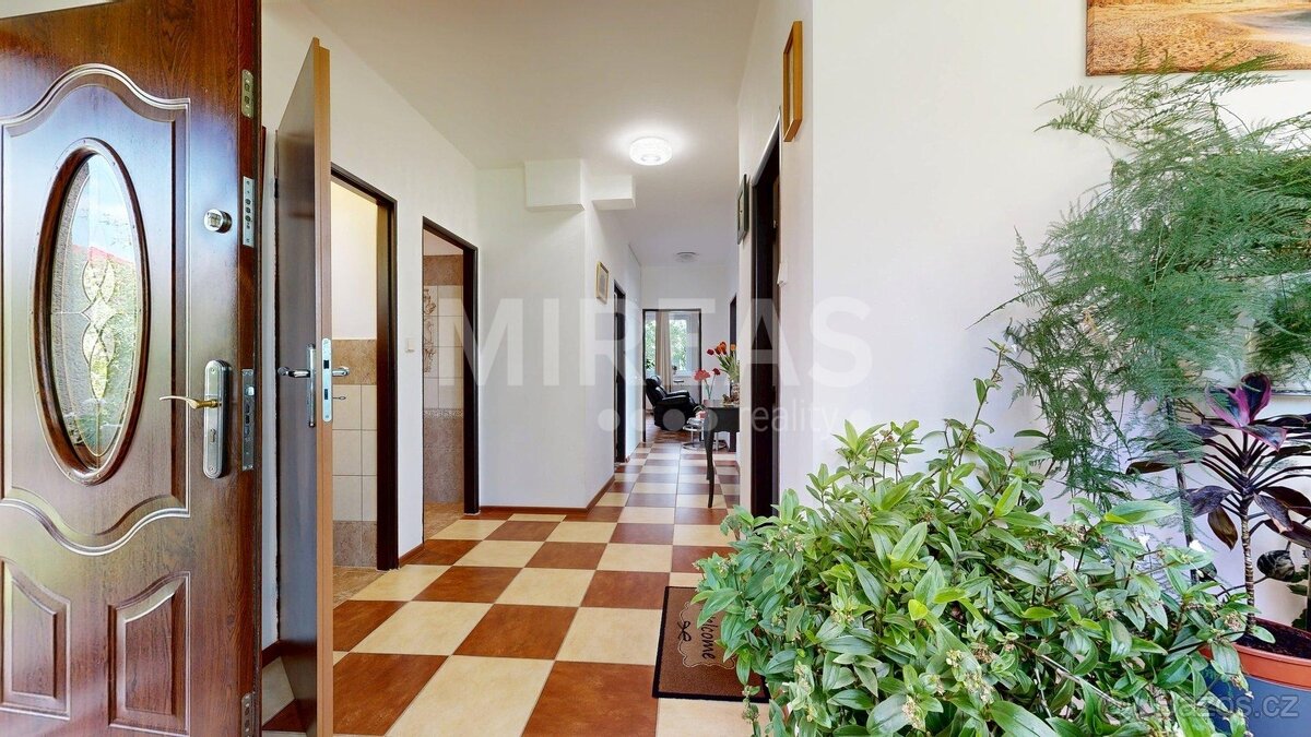 Hradec Králové- Kukleny, prodej rodinného domu 5+2, na pozem - 9